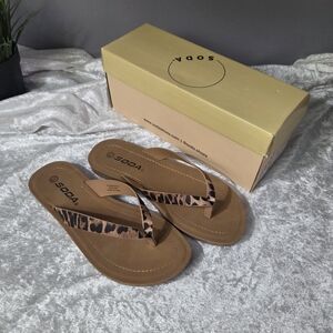 Soda Women's Tan Leopard Flip Flops